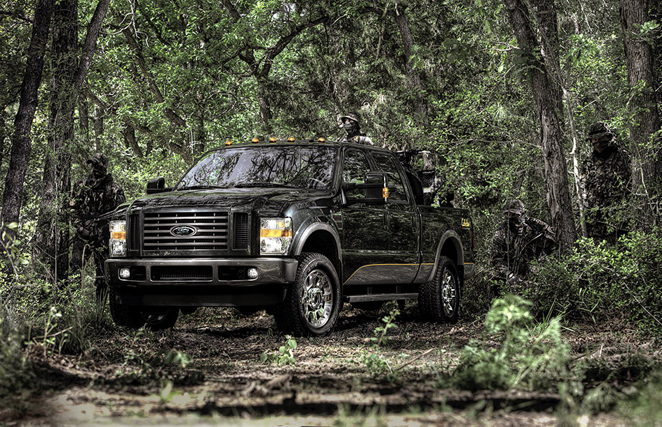 2009 Ford F-Series Cabelas FX4 Front Angle
