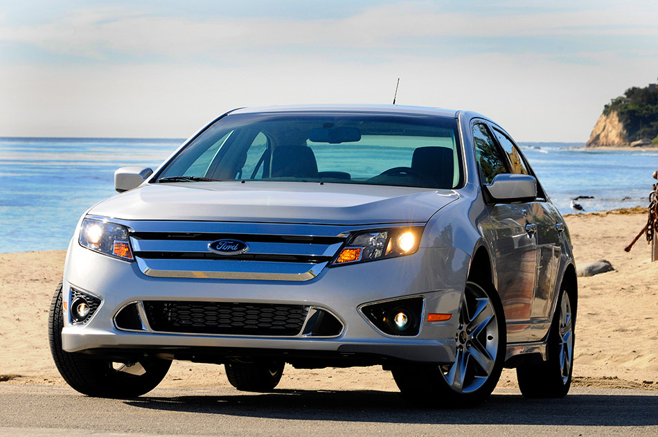 2010 Ford Fusion Front Angle