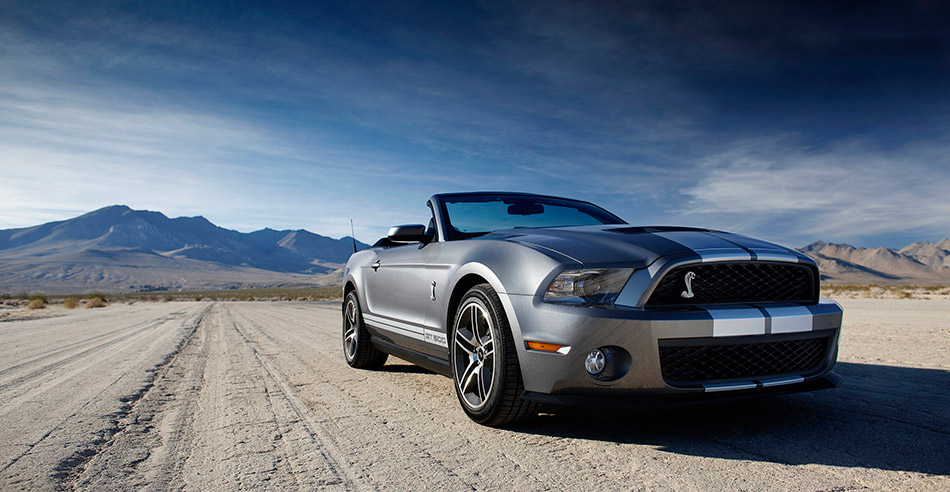 2010 Ford Mustang Shelby GT500 Convertible Front Angle