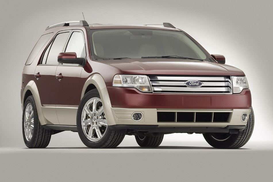 2008 Ford Taurus X Front Angle