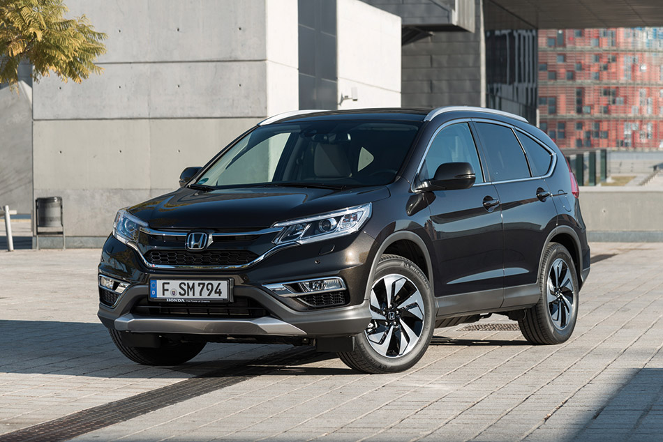 2015 Honda CR-V EU-Version Front Angle