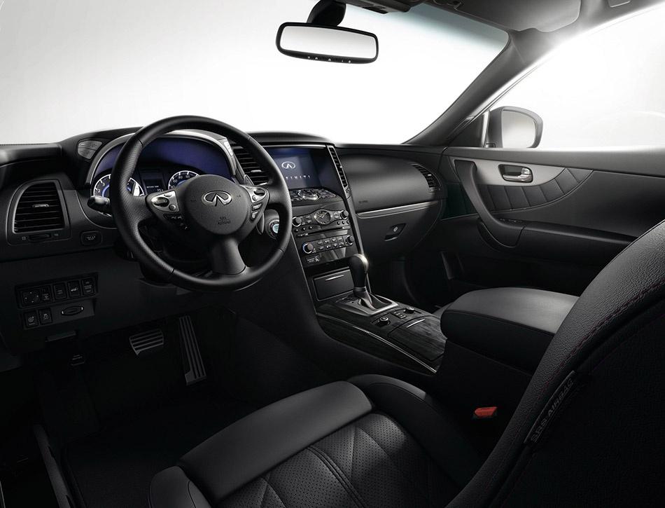2015 Infiniti QX70 Interior
