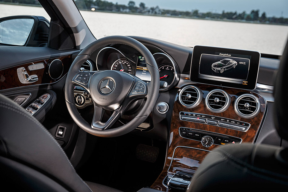 2016 Mercedes-Benz C350 Plug-In Hybrid Estate Interior