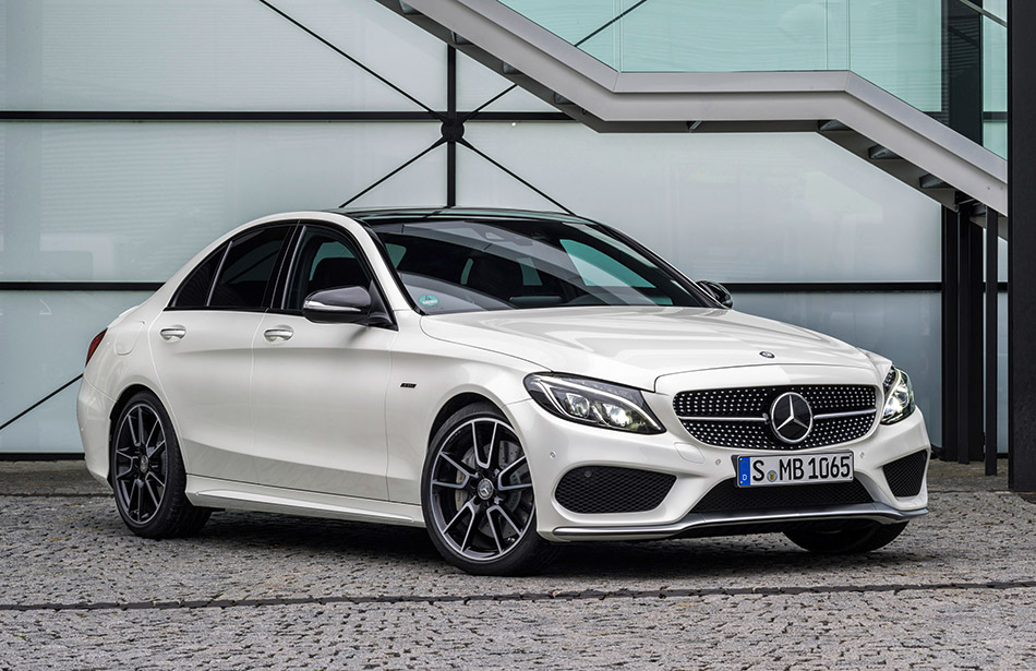 2016 Mercedes-Benz C450 AMG 4Matic Front Angle