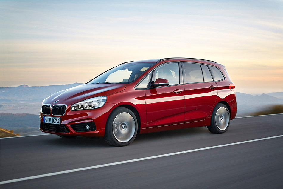 2016 BMW 2-Series Gran Tourer Front Angle