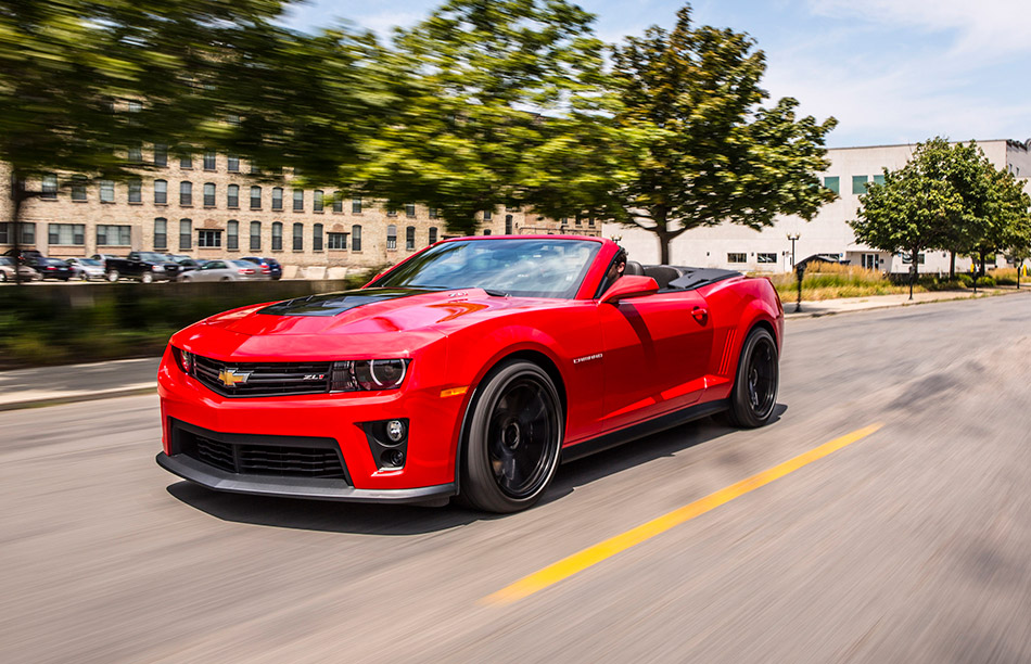 2015 Chevrolet Camaro ZL1 Convertible Front Angle