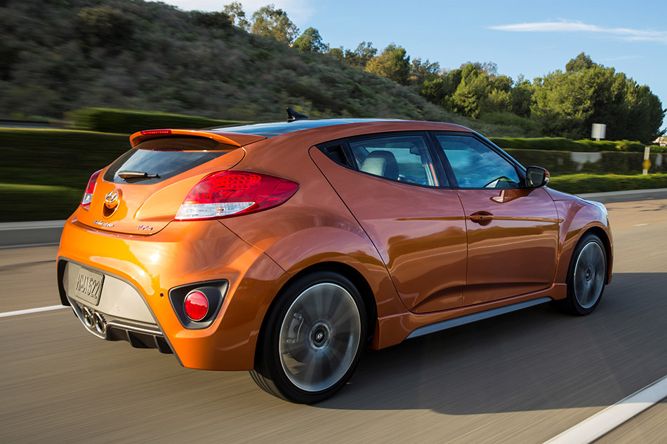 2016 Hyundai Veloster Rear Angle