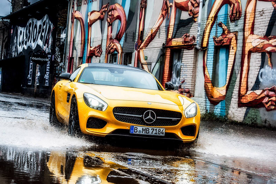 2015 Mercedes-Benz AMG GT S Berlin Front Angle