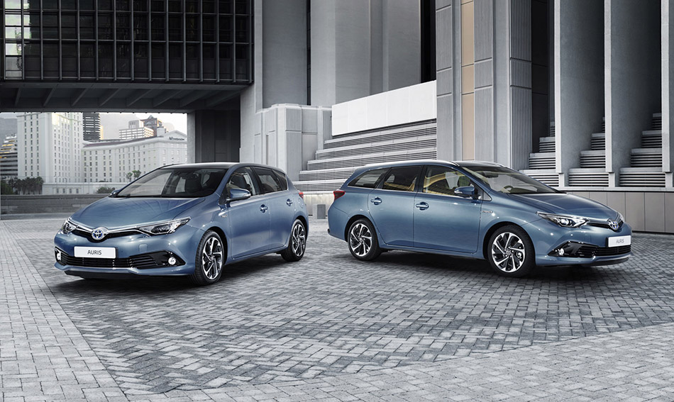 2016 Toyota Auris Front Angle