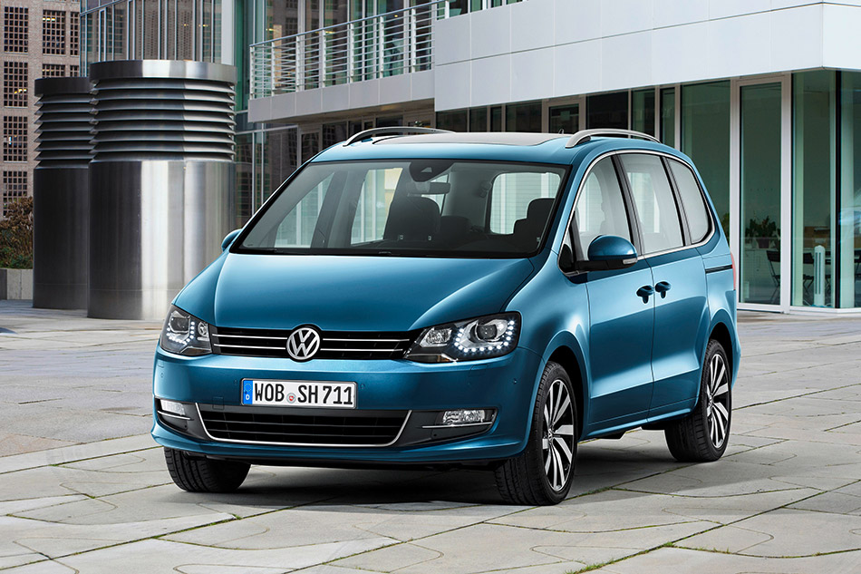 2016 Volkswagen Sharan Front Angle