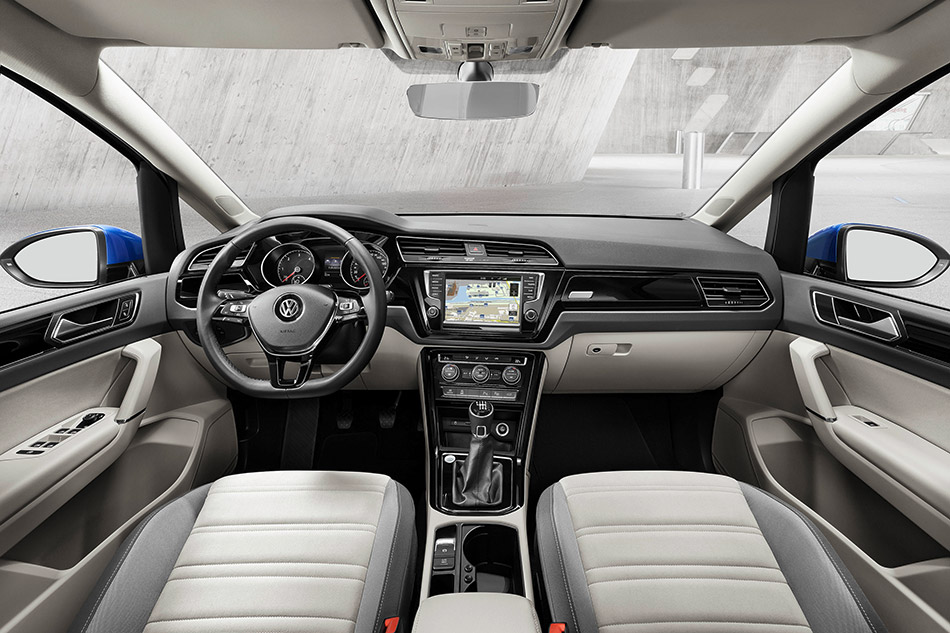 2016 Volkswagen Touran Interior