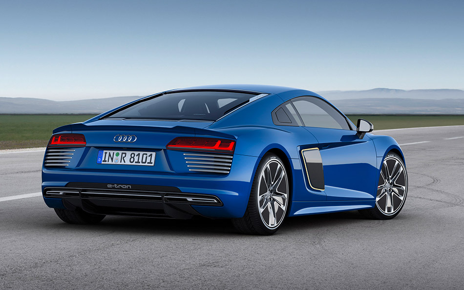 2016 Audi R8 e-tron Rear Angle