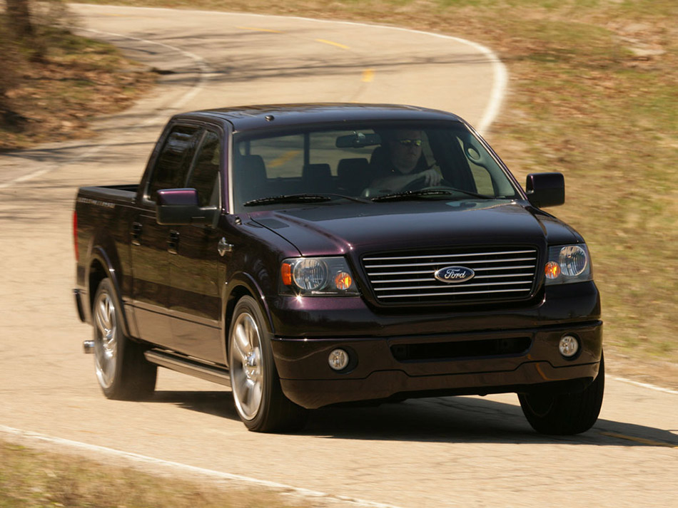 2007 Ford F-150 Harley Davidson Front Angle