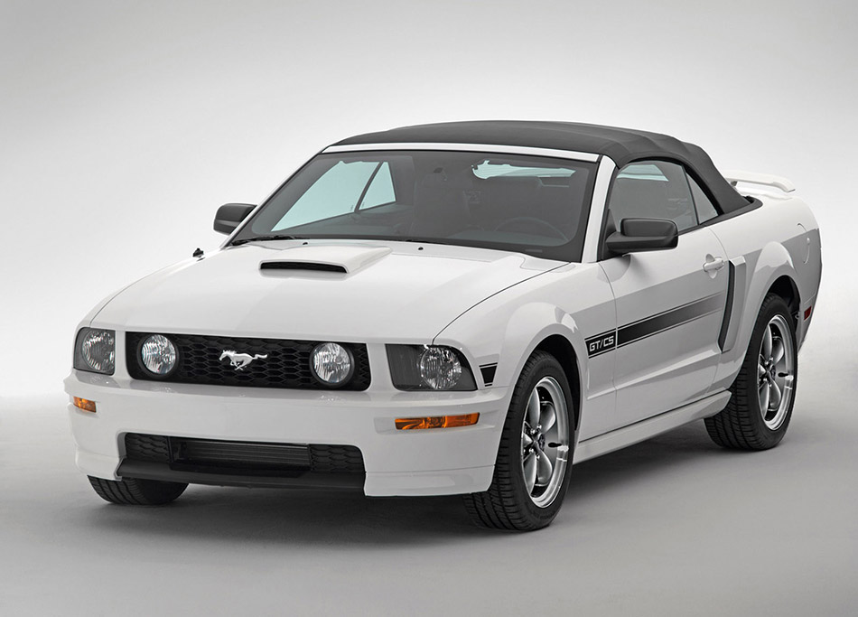 2007 Ford Mustang GT California Special Front Angle