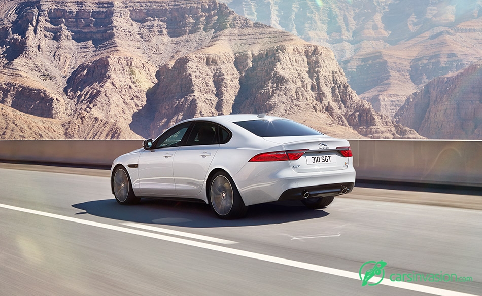 2016 Jaguar XF Rear Angle