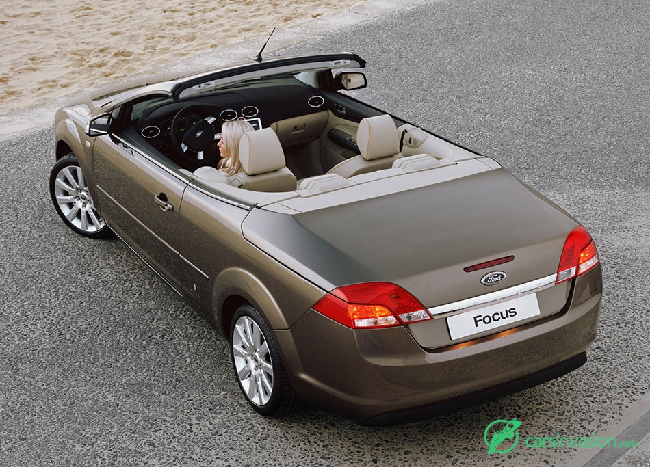 2006 Ford Focus Coupe-Cabriolet Rear Angle