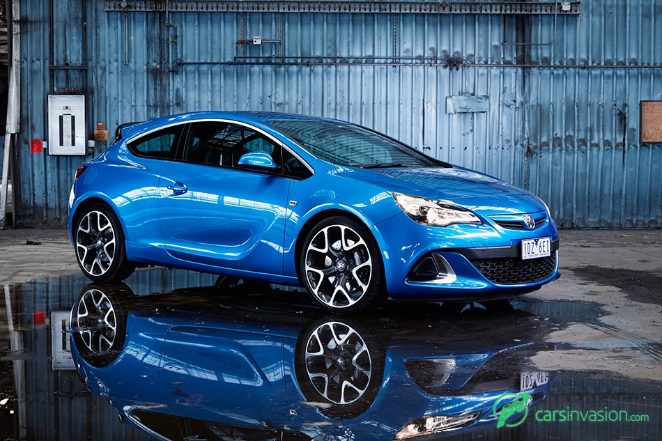 2015 Holden Astra VXR Front Angle