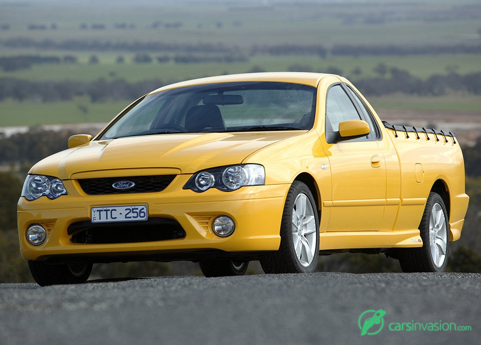 2005 Ford BF Falcon XR8 Ute Front Angle