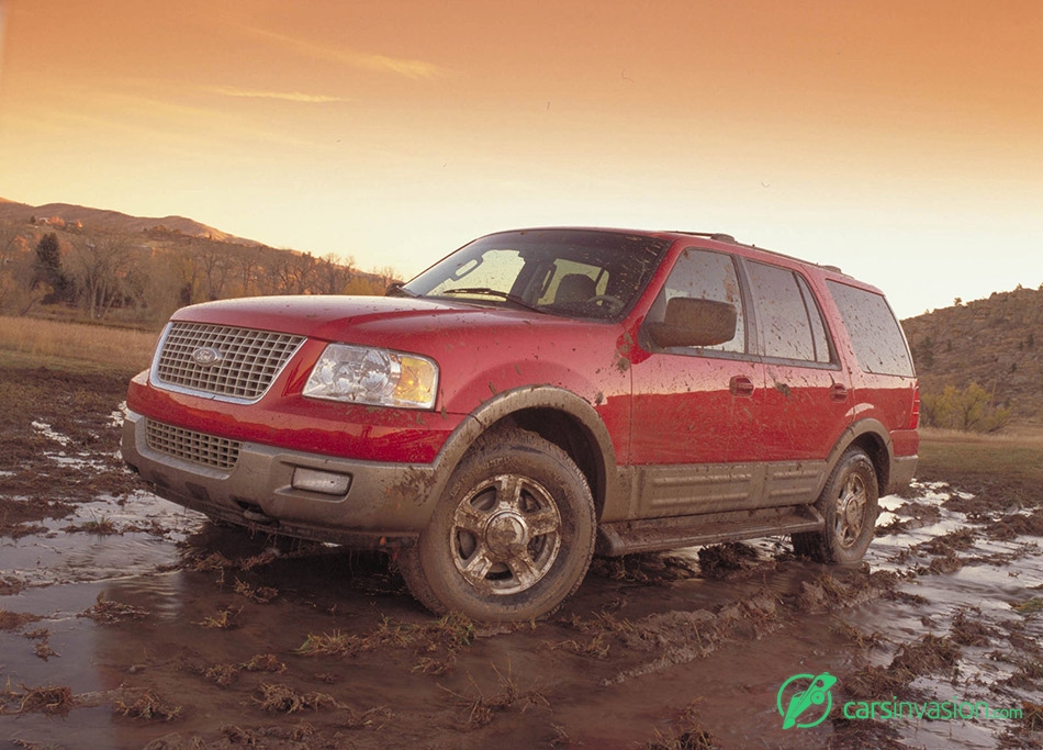 2003 Ford Expedition Front Angle