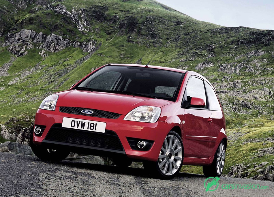 2005 Ford Fiesta ST Front Angle