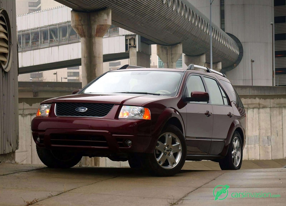 2005 Ford Freestyle Limited Front Angle