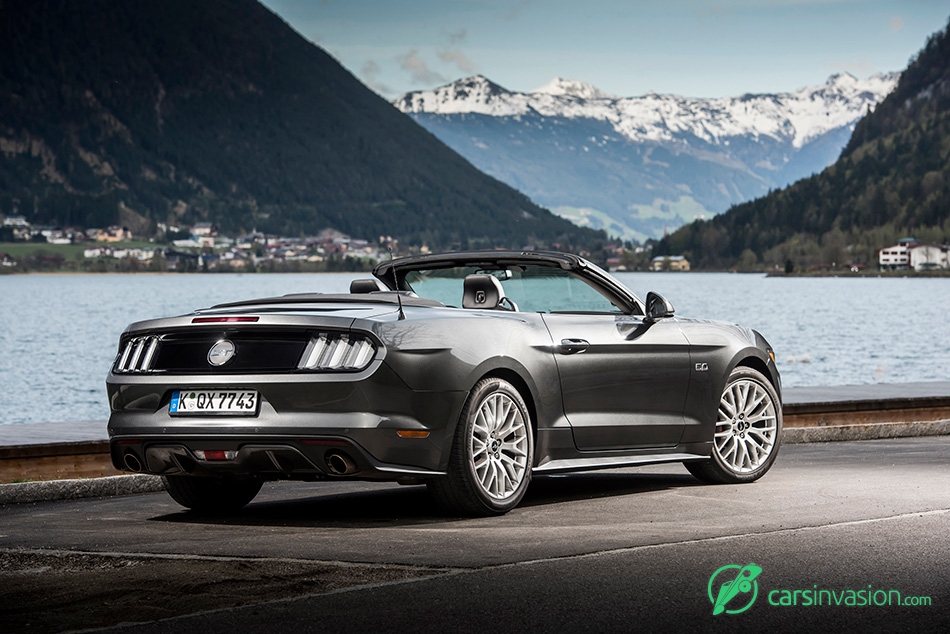 2015 Ford Mustang Convertible EU-Version Rear Angle