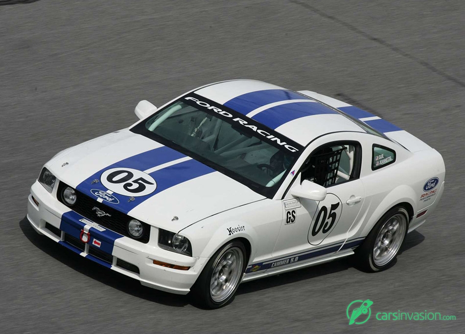 2005 Ford Mustang FR500C Front Angle