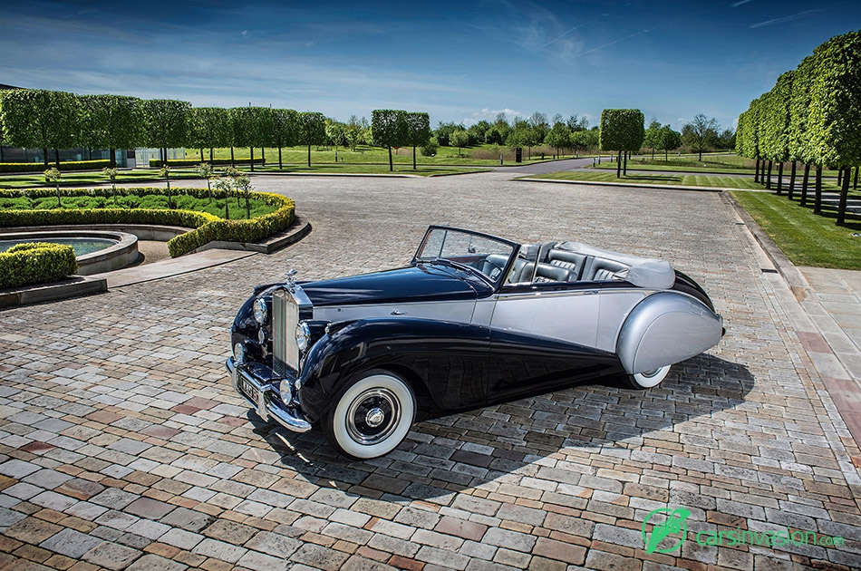 1952 Rolls-Royce Silver Dawn Front Angle