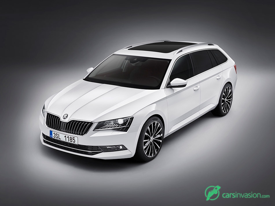 2016 Skoda Superb Combi Front Angle