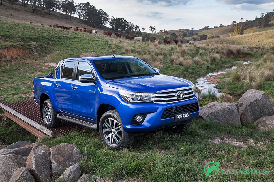 2015 Toyota HiLux Front Angle