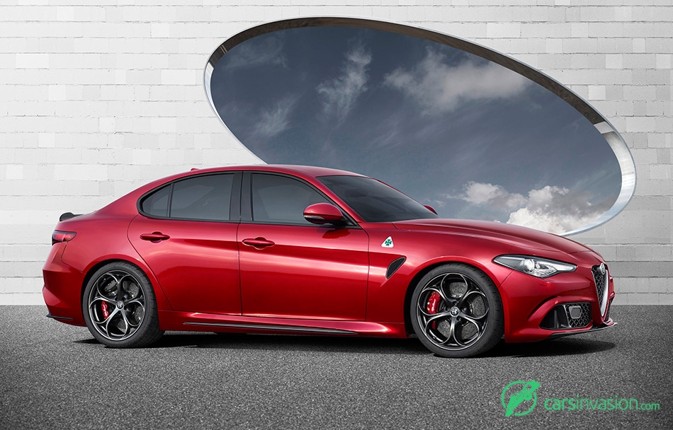 2016 Alfa Romeo Giulia Side