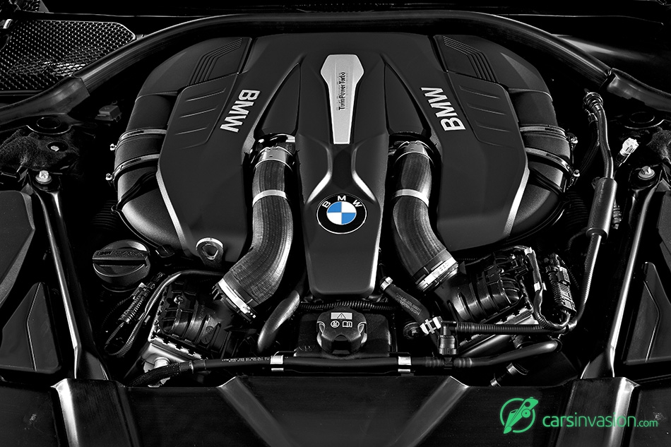 2016 BMW 7-Series Engine
