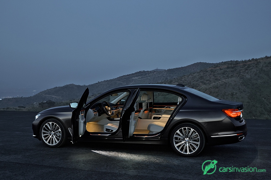 2016 BMW 7-Series Side Doors Open
