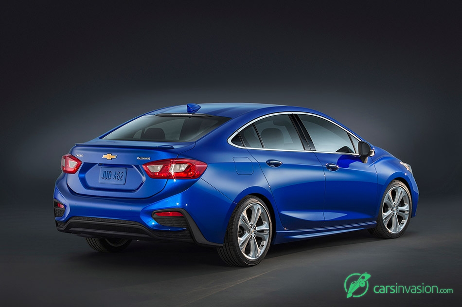 2016 Chevrolet Cruze Rear Angle