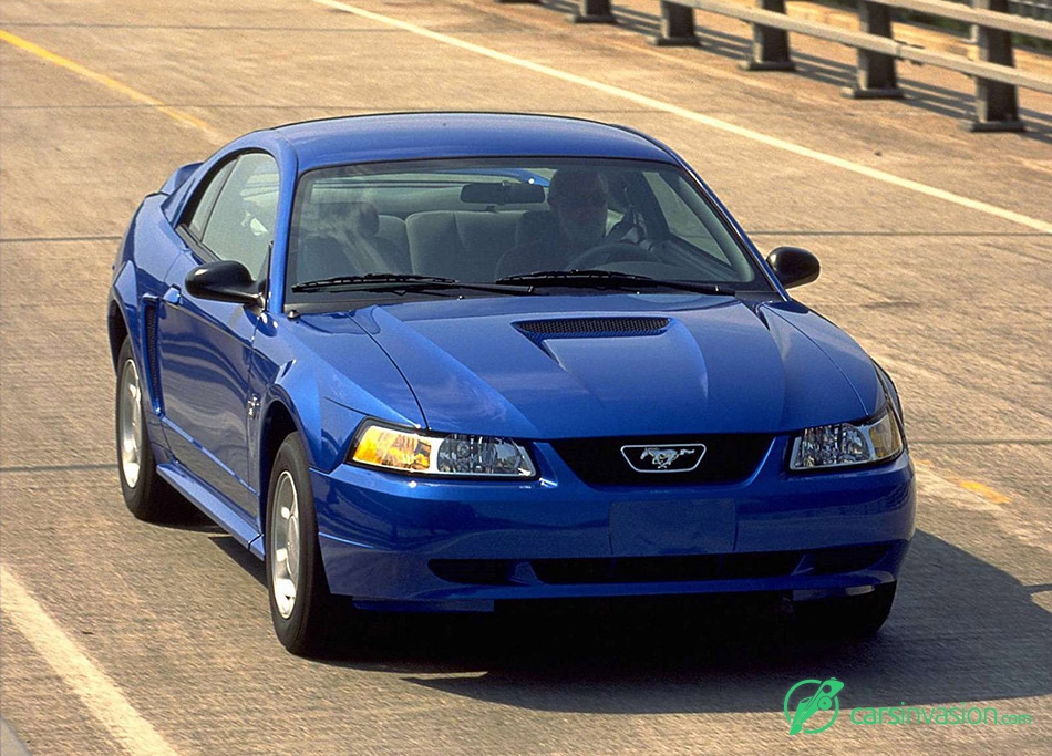 1999 Ford Mustang Front Angle