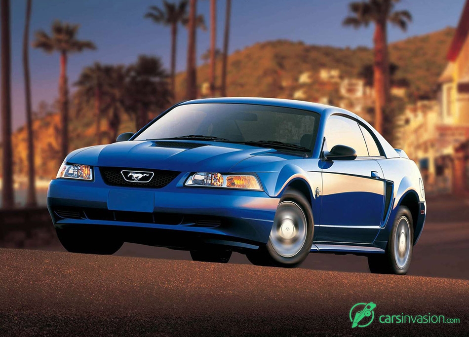 2002 Ford Mustang Front Angle