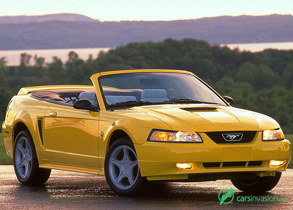 1999 Ford Mustang GT Front Angle