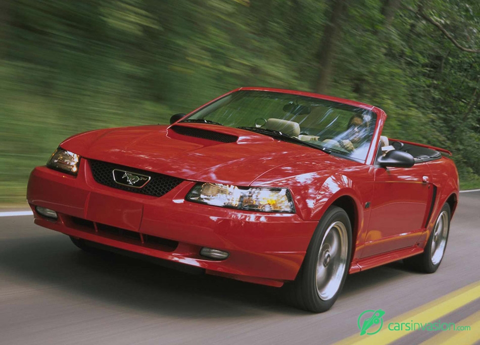 2001 Ford Mustang GT Convertible Front Angle