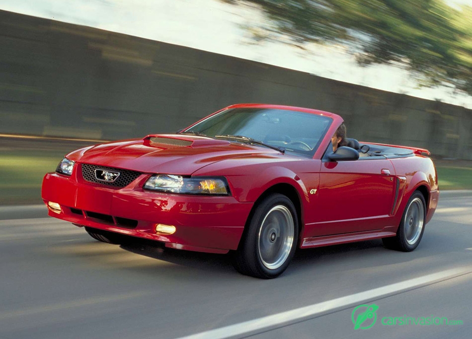 2002 Ford Mustang GT Convertible Front Angle