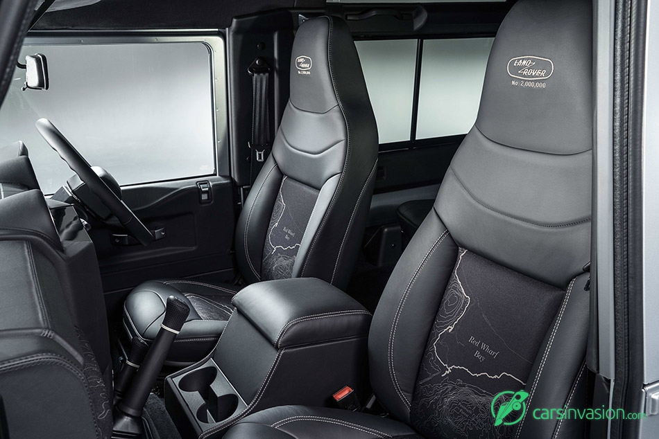 2015 Land Rover Defender 2 000 000 Interior