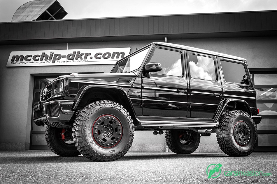 2015 MCCHI-DKR Mercedes-Benz G63 AMG Front Angle