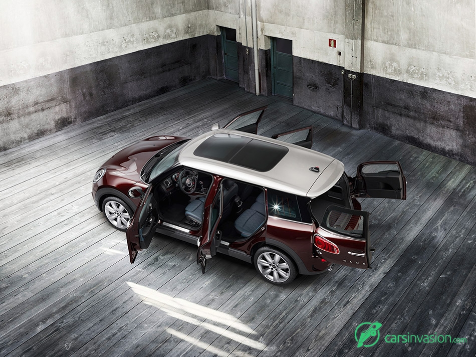 2016 Mini Clubman Rear Angle