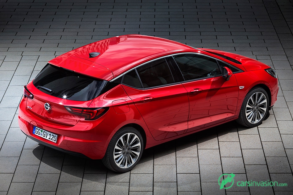 2016 Opel Astra Rear Angle