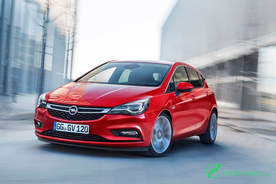 2016 Opel Astra Front Angle