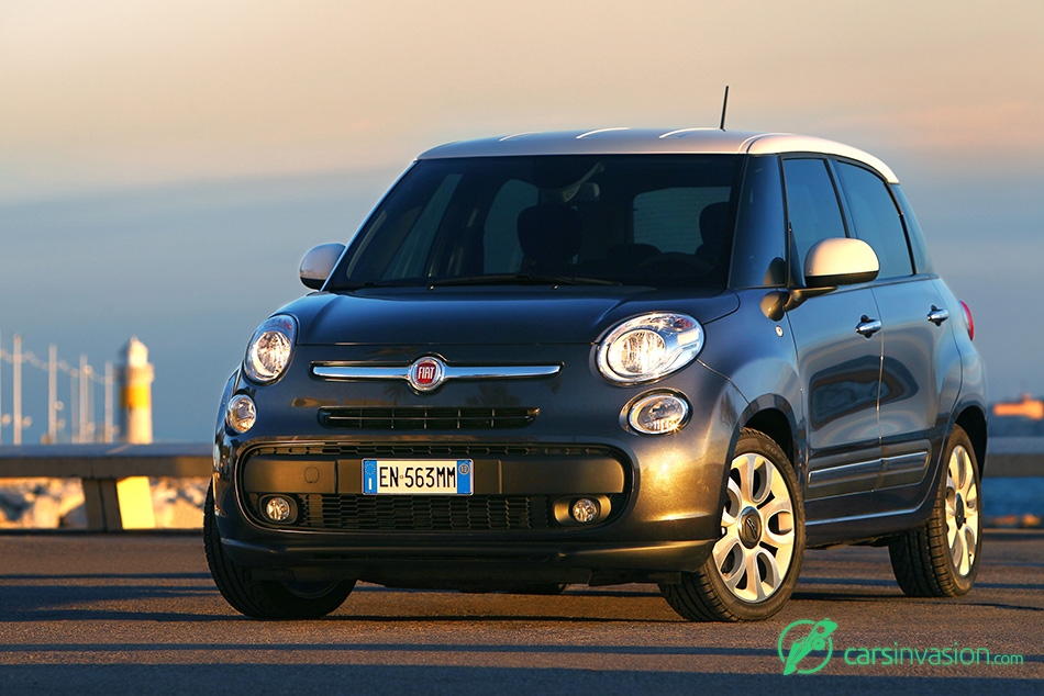 2013 Fiat 500L Front Angle