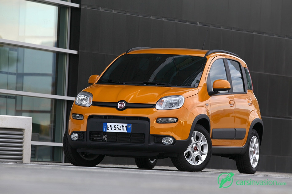 2013 Fiat Panda Trekking Front Angle