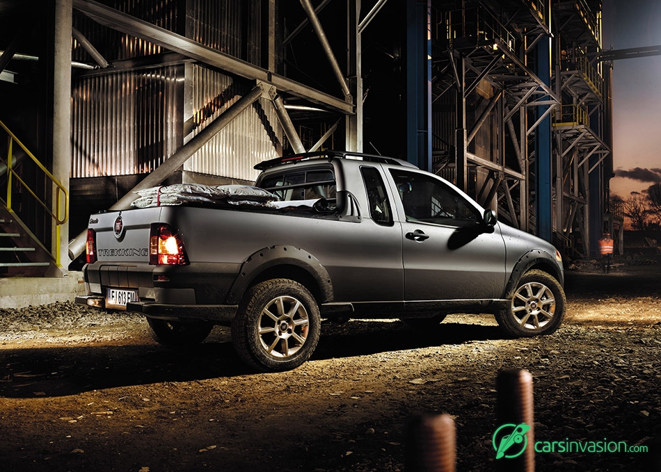 2013 Fiat Strada Rear Angle