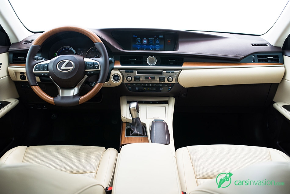 2016 Lexus ES300h Interior