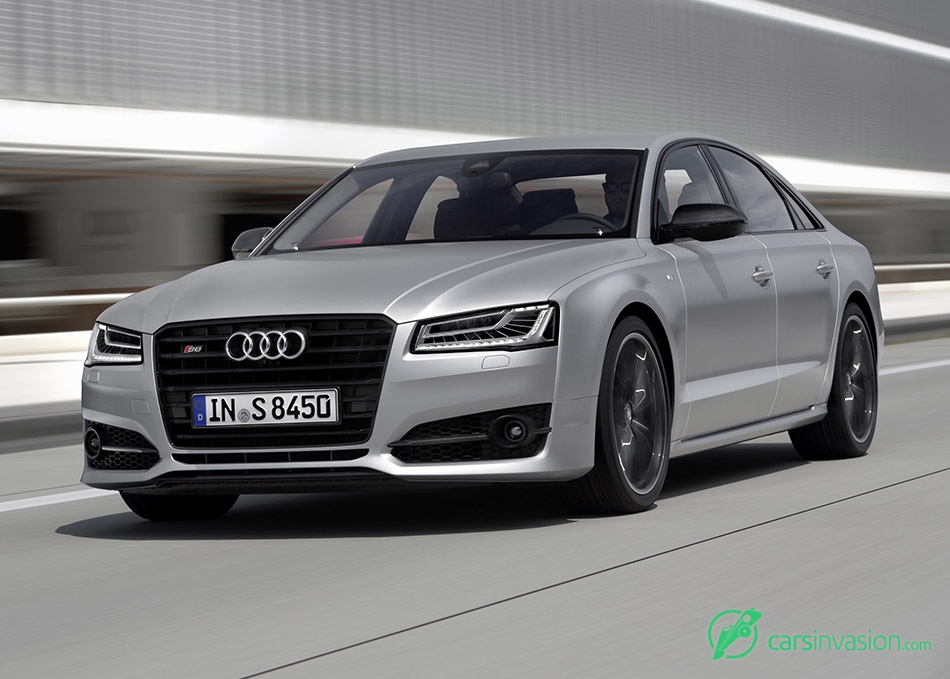 2016 Audi S8 plus Front Angle