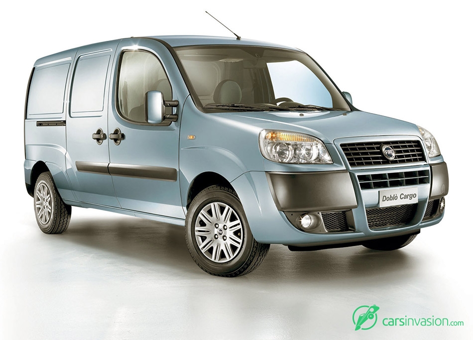 2005 Fiat Doblo Cargo Front Angle